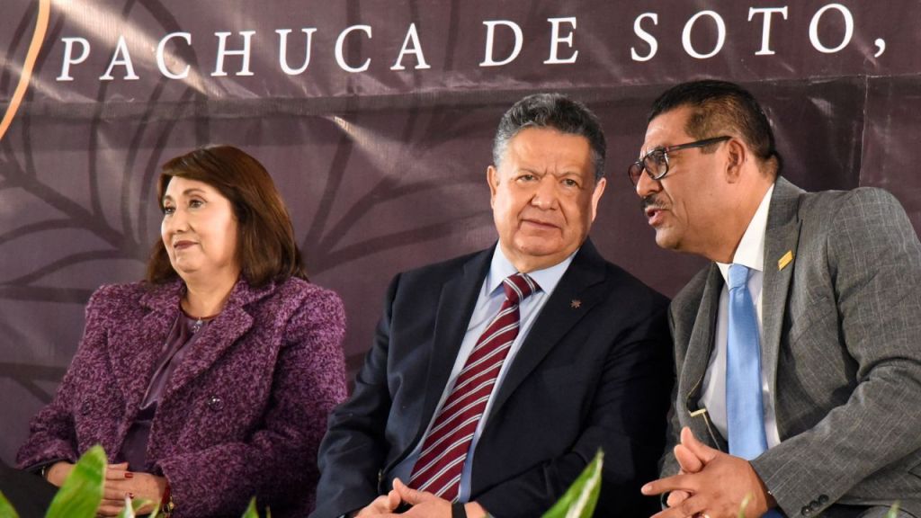 El representante del Comité Ejecutivo Nacional del SNTE en la Sección XV, Jesús Jaime Rochin Carrillo, agradeció el acompañamiento que el gobernador ha demostrado hacia el sector educativo.