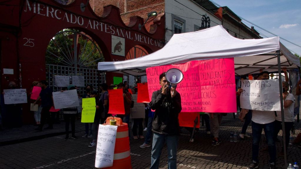 La alcaldía Coyoacán rechazó los actos de presión por parte de algunos locatarios del Mercado Artesanal, quienes ocuparon espacios públicos