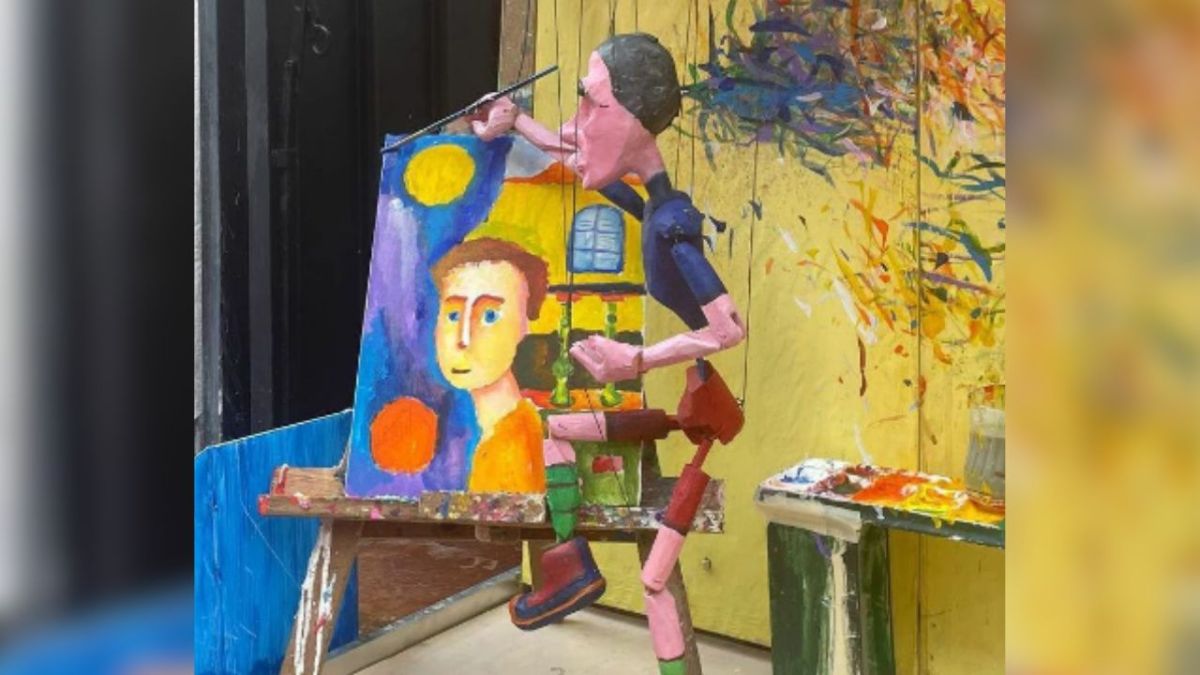 Foto:Intagram/@galeria_morionet|La marioneta “Morionet” se roba miradas con sus pinturas en Coyoacán