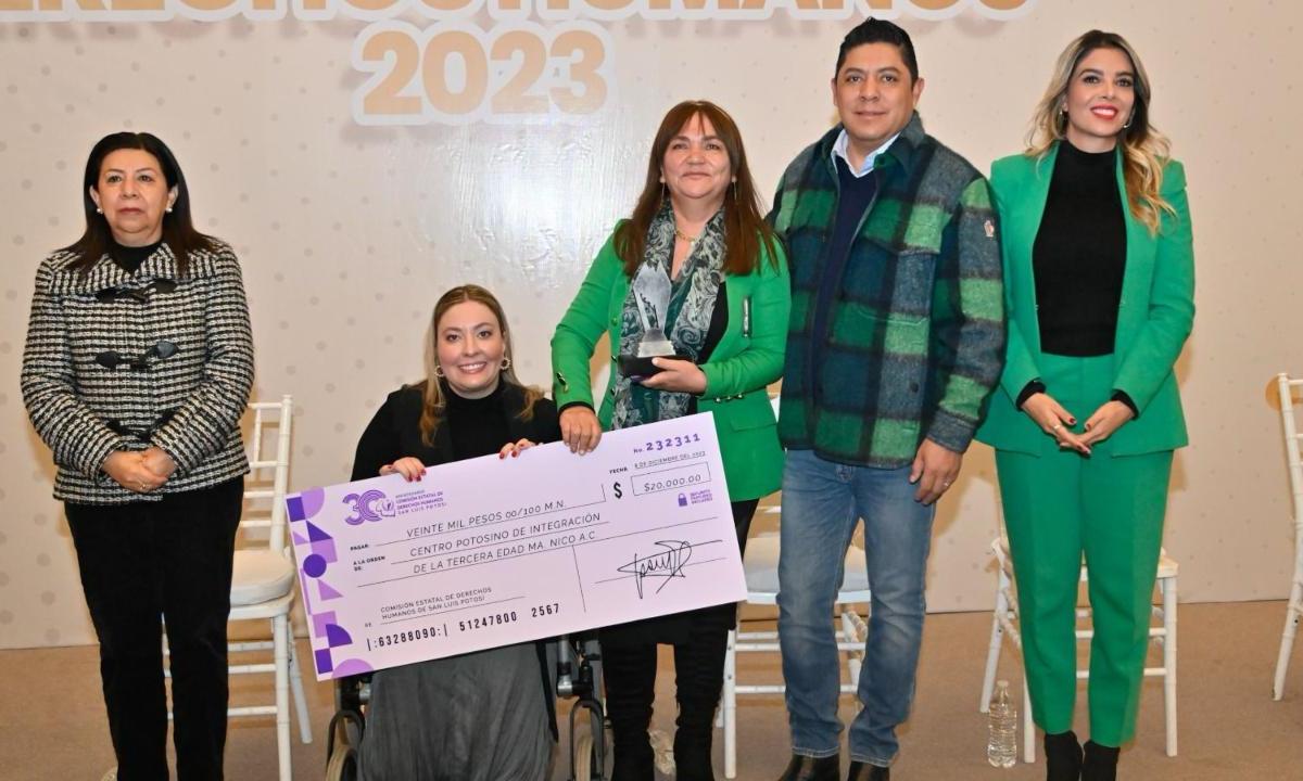 Al refrendar el compromiso del Gobierno de San Luis Potosí, Ricardo Gallardo entregó el Premio Estatal de Derechos Humanos 2023