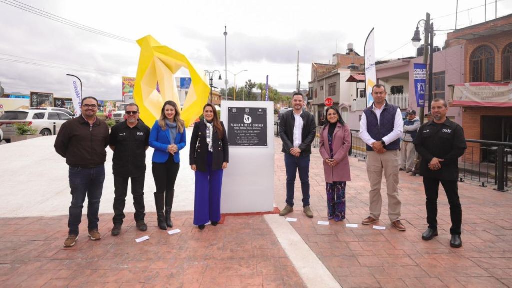 La gobernadora de Aguascalientes, Tere Jiménez, y el presidente municipal de Calvillo, Daniel Romo Urrutia, inauguraron una obra