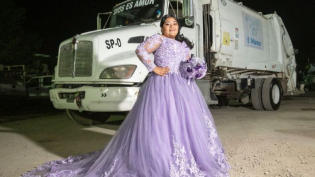 Foto:Alejandro Pinilla|Quinceañera se toma fotos con el camión de basura de su padre en su honor