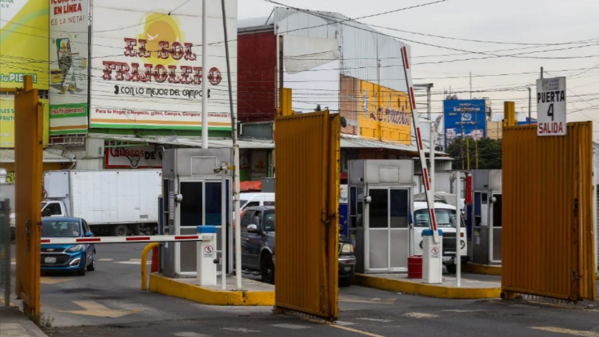 Denuncian abusos en estacionamiento de la Central de Abastos de Ecatepec