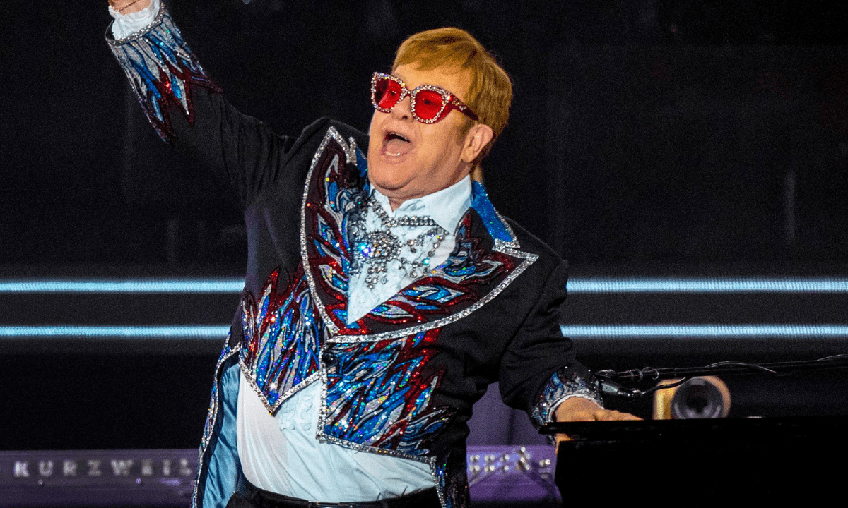 Elton John se une a los EGOT