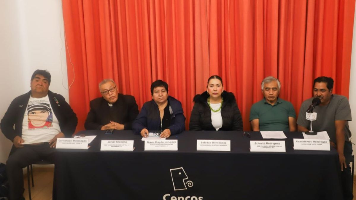 Familiares del joven Julio César Mondragón Fontes, estudiante de Ayotzinapa.