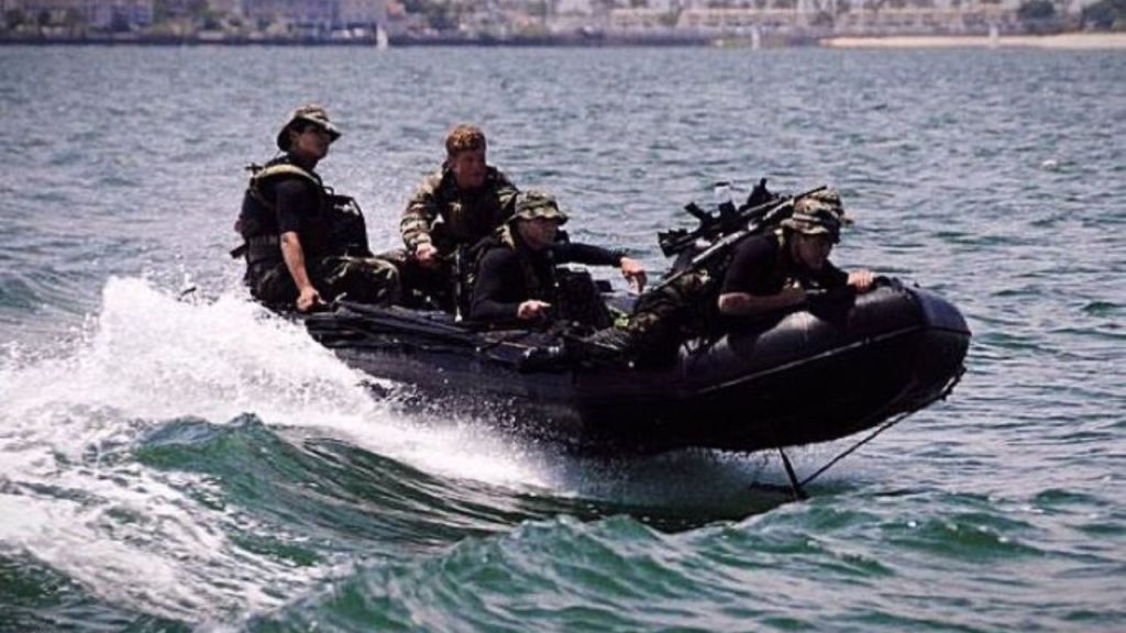 EU declara "fallecidos" a dos agentes especiales perdidos en el mar