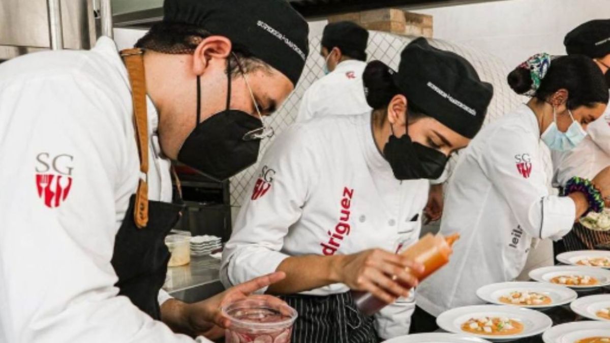 Hay carreras universitarias en México que no son remuneradas justamente como Gastronomía y servicios de alimentos