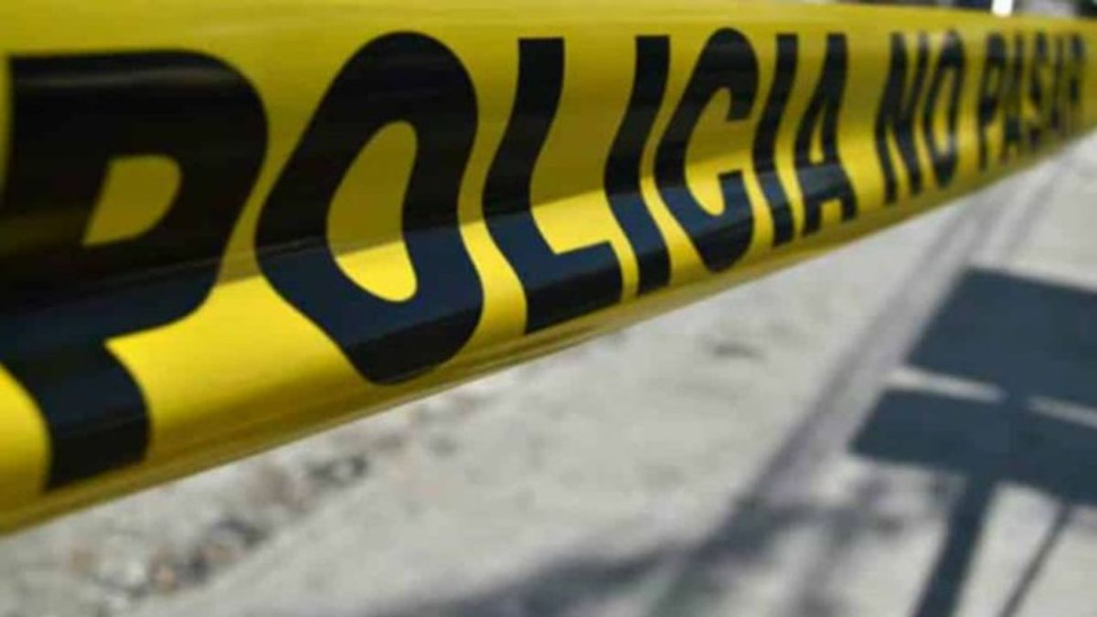 Un chofer de una unidad de transporte público fue atacado a balazos sobre la carretera Iguala-Taxco