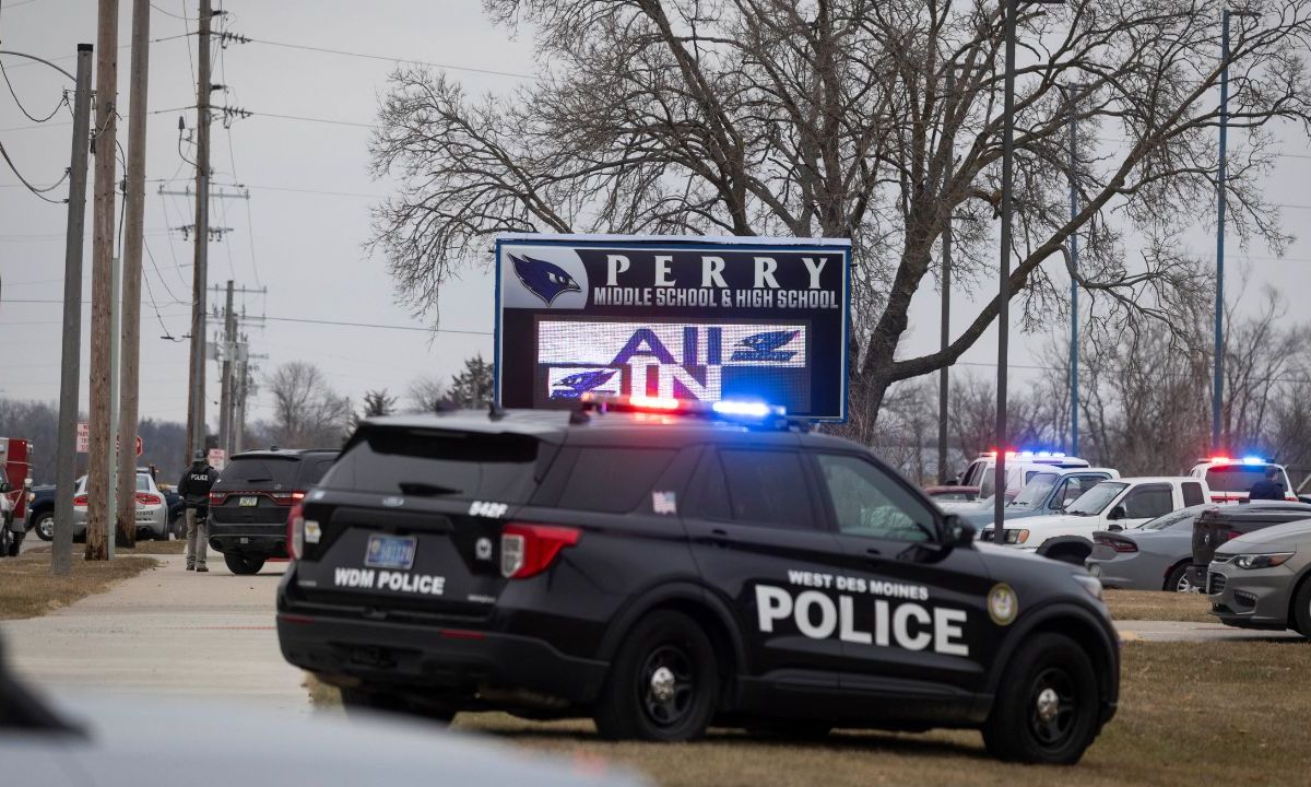 Foto:AFP|Muere el director de la escuela de Iowa tras arriesgar su vida en un tiroteo