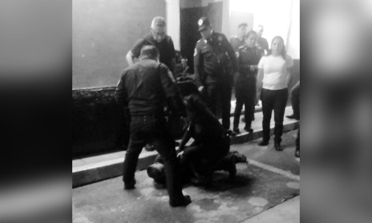 Policía dispara y mata por presunto error a compañero en la alcaldía Iztapalapa