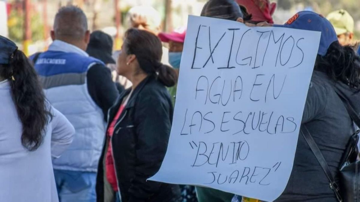 Bloquean la México-Texcoco por falta de agua