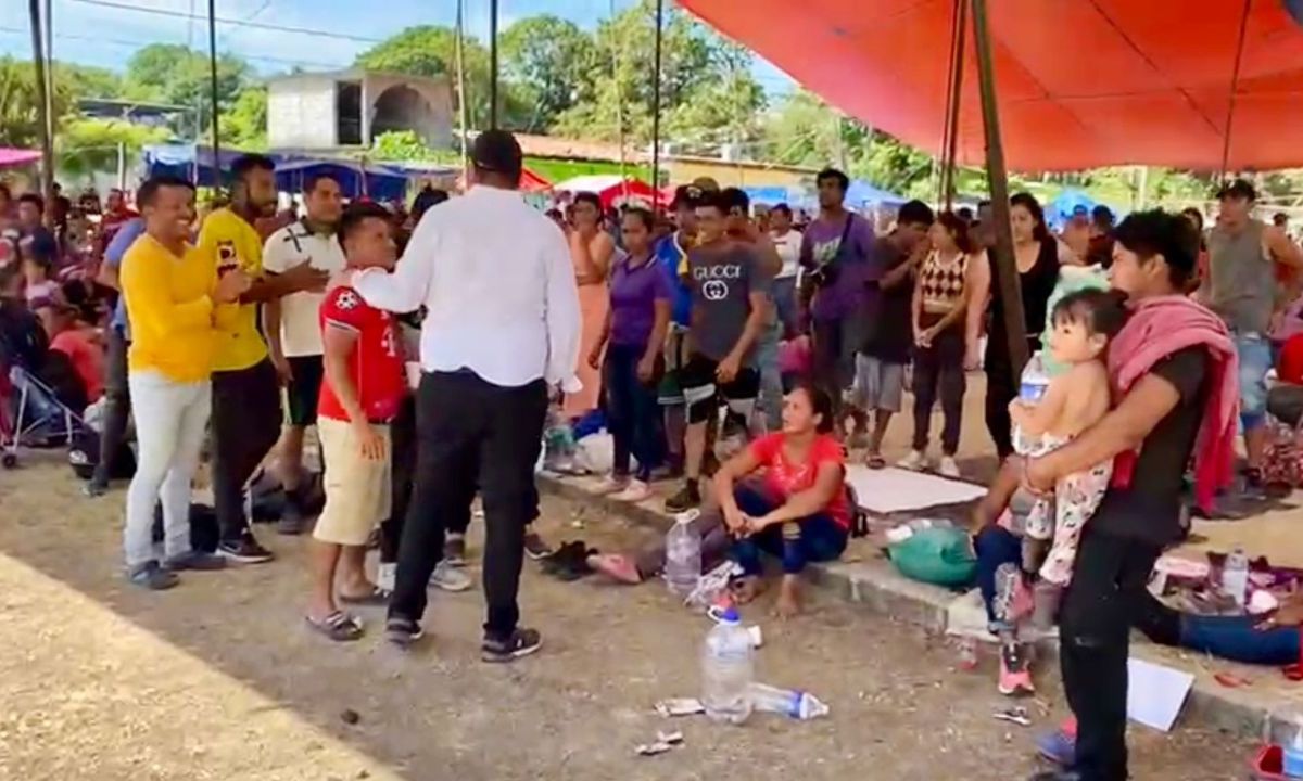 Habilitan Centro Migratorio en Tapanatepec, Oaxaca, por llegada de caravana “Éxodo por la Pobreza”