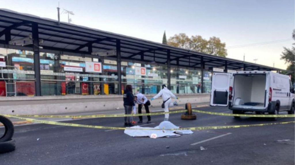 Foto:Redes sociales|Muere atropellada una persona afuera de la estación Villa Hermosa