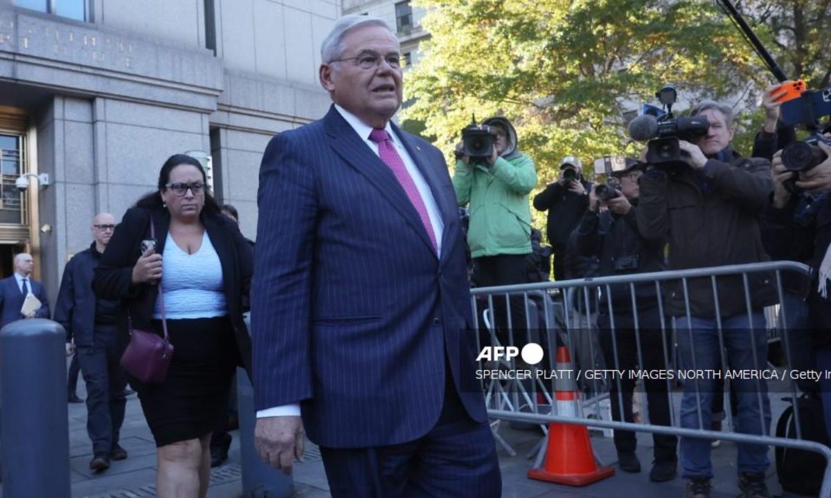 Fiscales estadounidenses presentaron nuevos cargos penales contra el senador demócrata de origen cubano Robert Menéndez