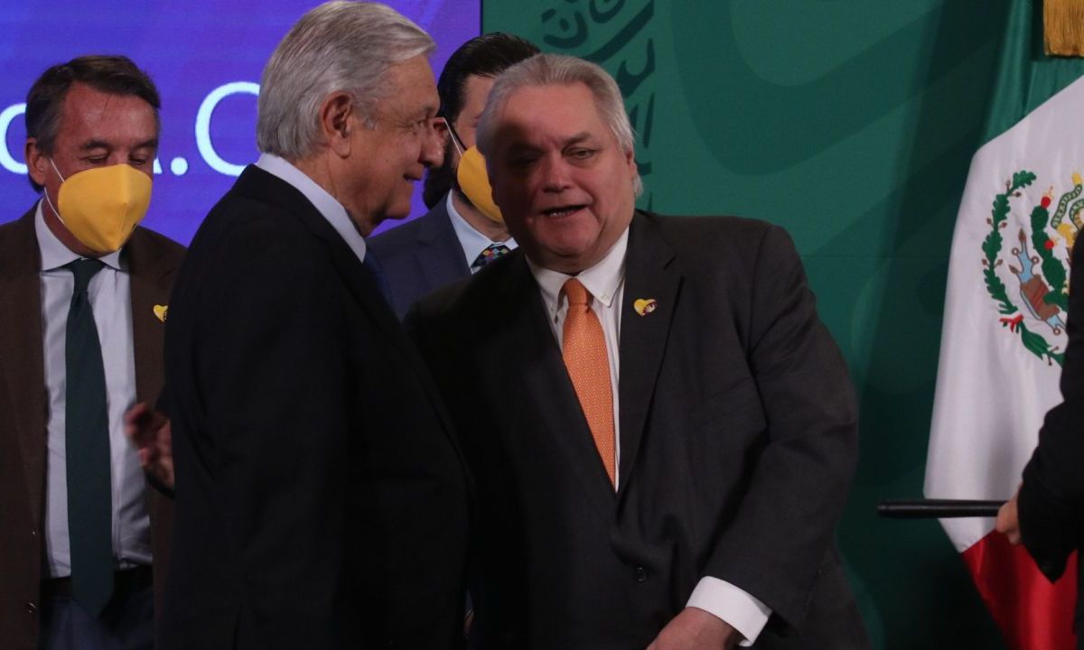 Con el Gobierno de la 4T, encabezada por el presidente Andrés Manuel López Obrador, Carlos Bremer apoyó en diferentes proyectos