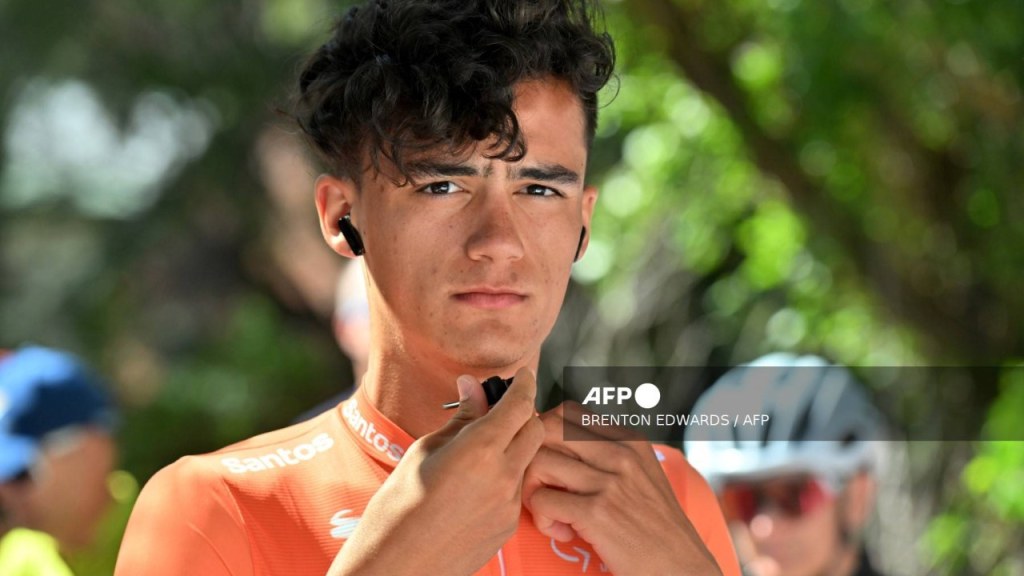 El ciclista mexicano Isaac del Toro (UAE Team Emirates) cedió este sábado 20 de enero el liderato del Tour Down Under en Australia