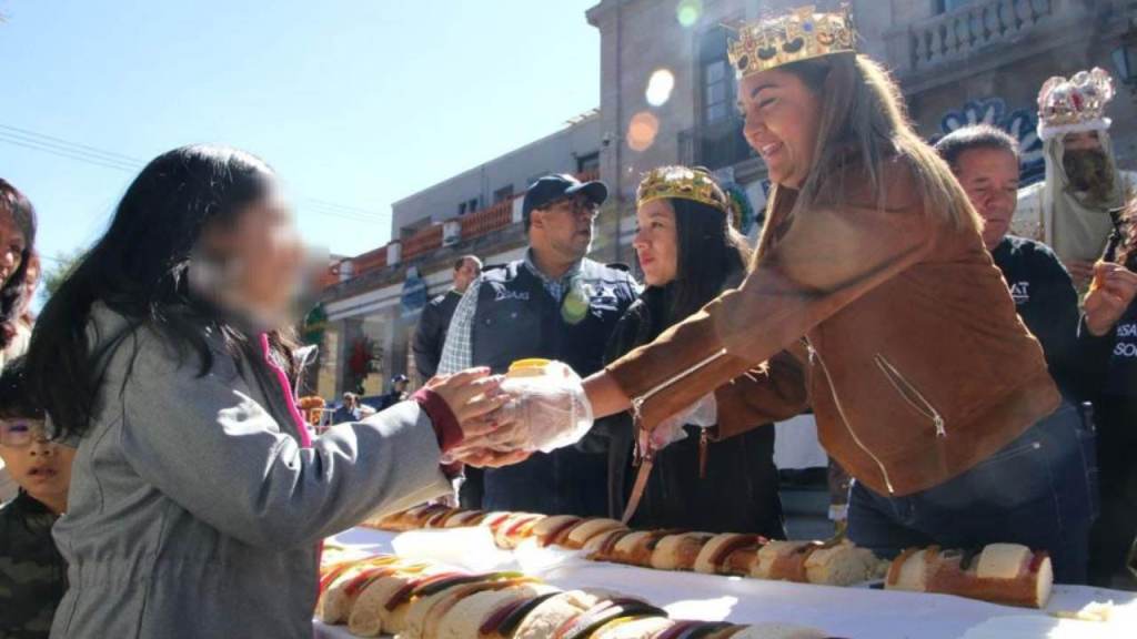 Acompañada de Melchor, Gaspar y Baltazar, la Alcaldesa Alfa González Magallanes llevó a cabo el tradicional festejo del Día de Reyes