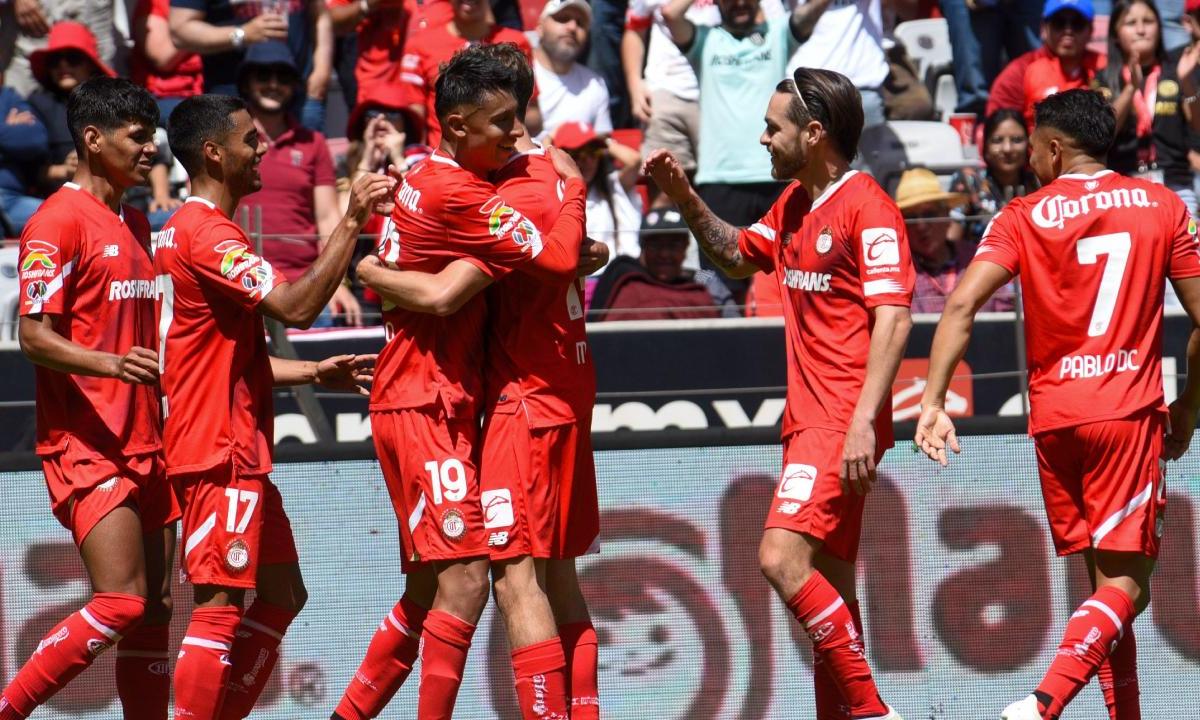 Con un gol de cabeza en el último minuto del partido, Toluca le sacó el empate 2-2 al Querétaro, en lo que fue el arranque del Clausura 2024