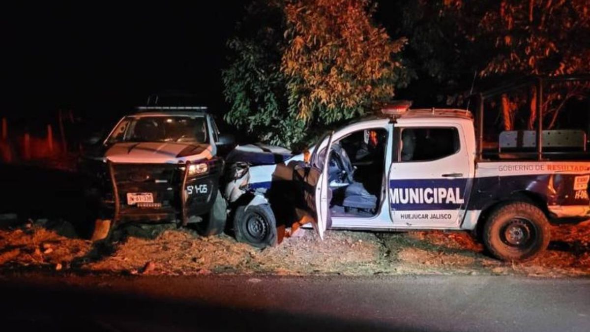 TRAMPA. Los oficiales municipales –un hombre y una mujer– de Jalisco acudieron a un llamado por incidente vial; en su lugar encontraron una ráfaga de balas mortales.
