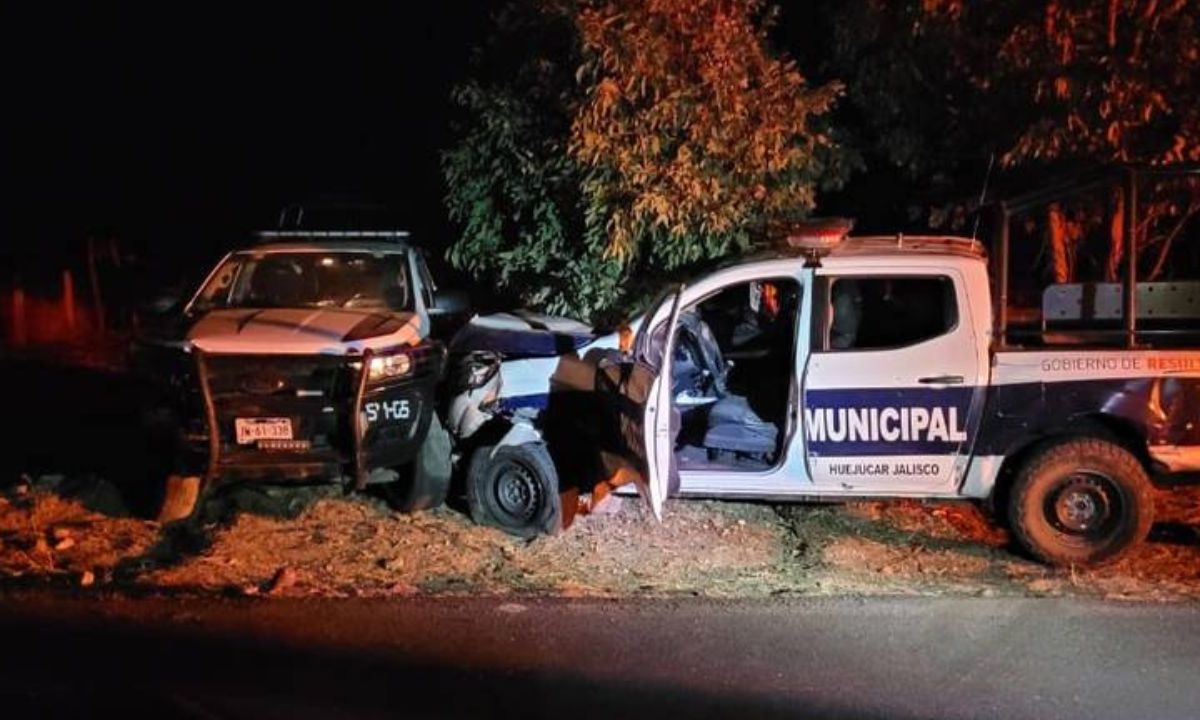 TRAMPA. Los oficiales municipales –un hombre y una mujer– de Jalisco acudieron a un llamado por incidente vial; en su lugar encontraron una ráfaga de balas mortales.