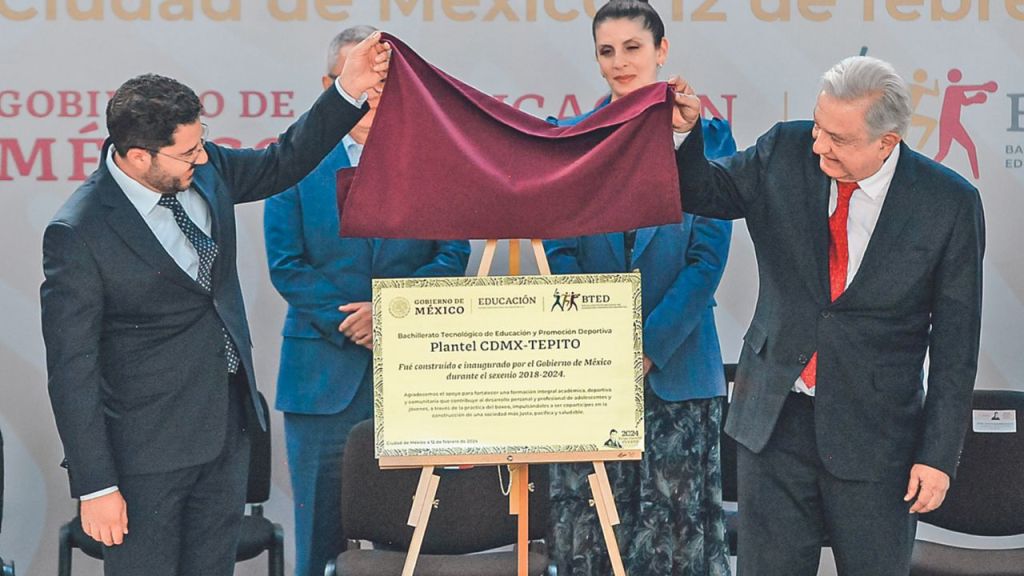 Tepito. El presidente López Obrador inauguró el Bachillerato Tecnológico de Educación y Promoción Deportiva.