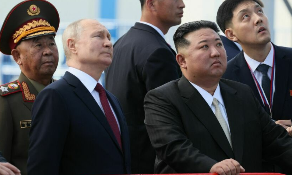 Putin regala auto a Kim Jong-un