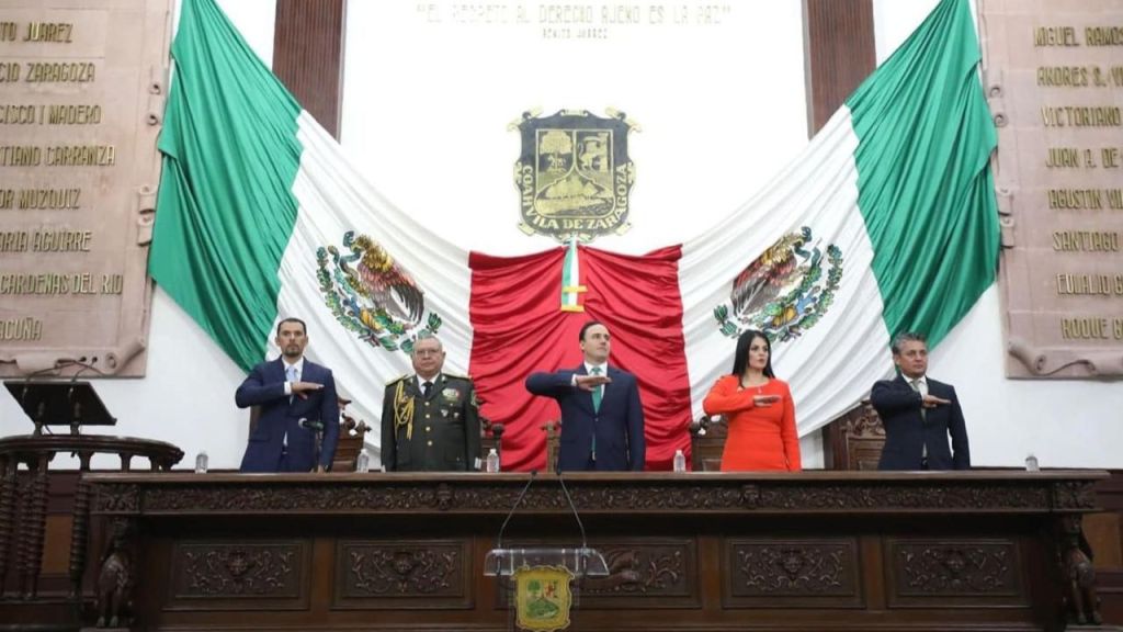 111 aniversario. El gobernador Manolo Jiménez agradeció a las fuerzas armadas.