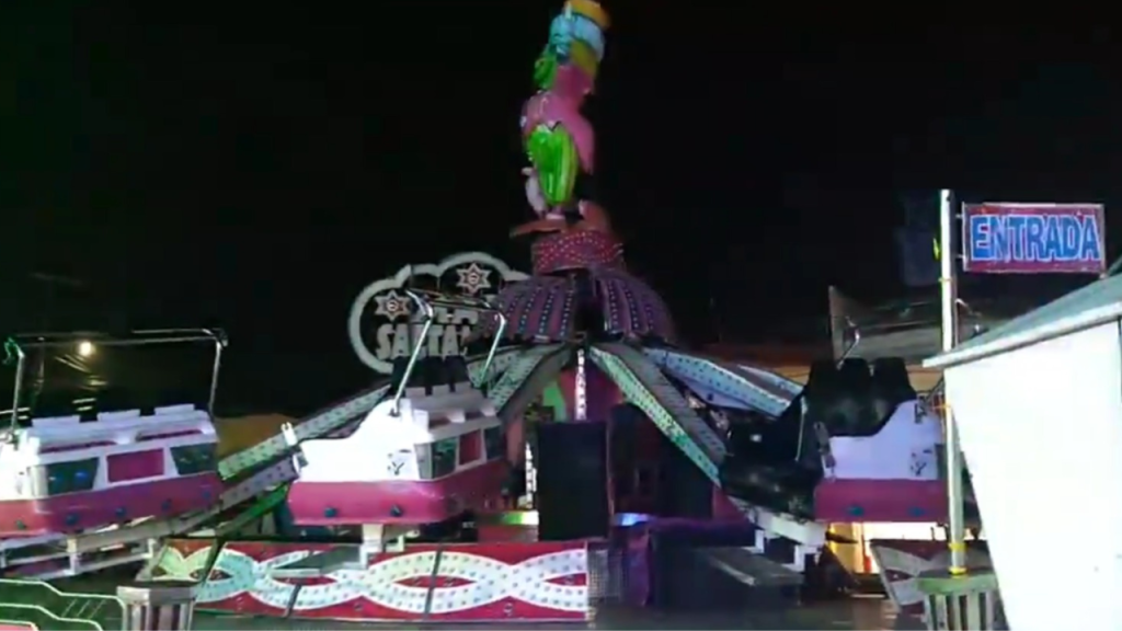 Falla en juego mecánico de la Feria de Huauchinango en Puebla, deja a padre e hijo lesionados. Noticias en tiempo real
