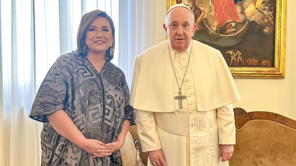Xóchitl Gálvez se reúne con el Papa