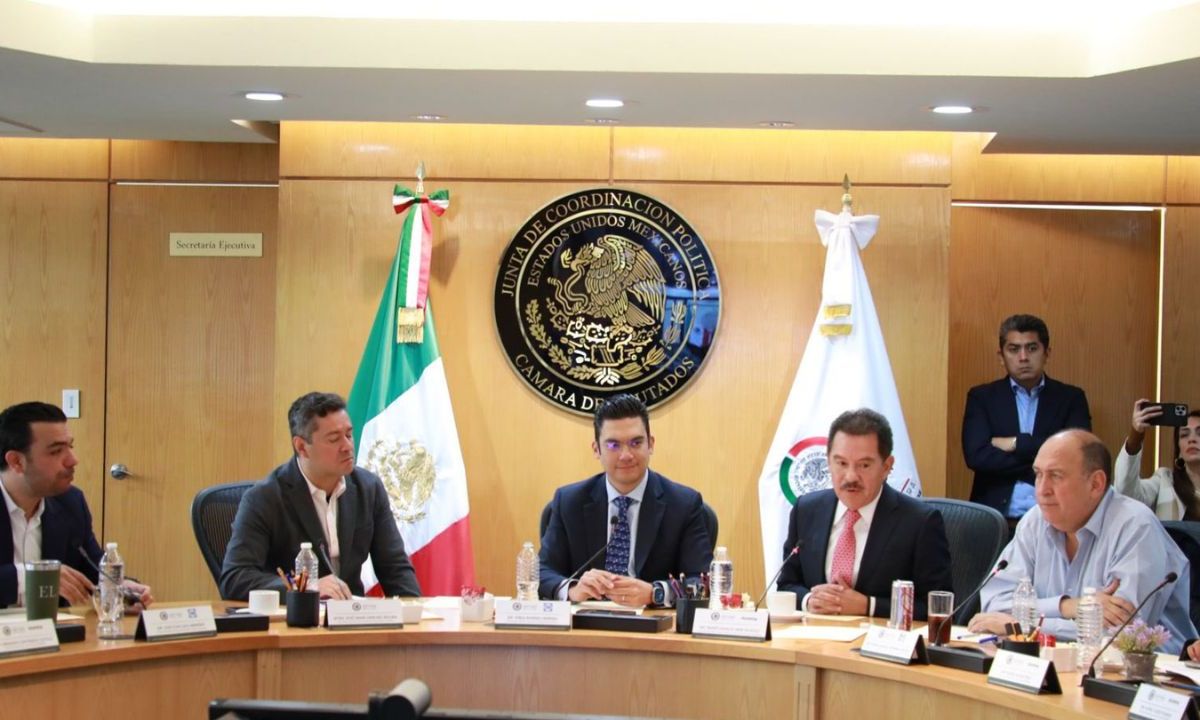 PIE DE FOTO.  Acusación. Mexicanos contra la Corrupción documentó huecos de información en el gasto de más de 116 mil millones de pesos en contratos 