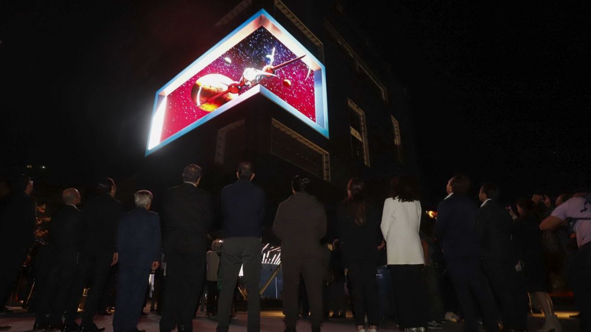 El Centro de Innovación y Tecnología BLOQUE es el primer edificio en México que muestra en su fachada la primera pantalla 3D ‘naked eye’ con tecnología de realidad aumentada