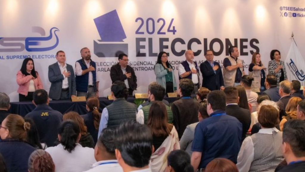 Comienza escrutinio final de presidencial en El Salvador en medio de polémica