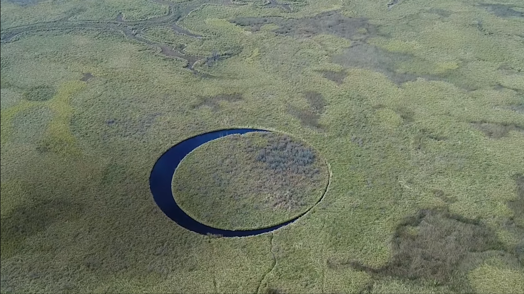 Vista aérea de El Ojo, la isla flotante ubicada en el río Paraná.