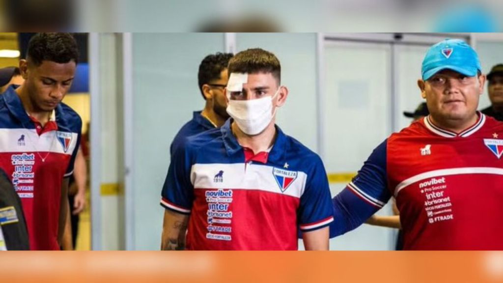 Atacan a pedradas a futbolistas del Fortaleza al salir en su autobús de la Arena Pernambuco