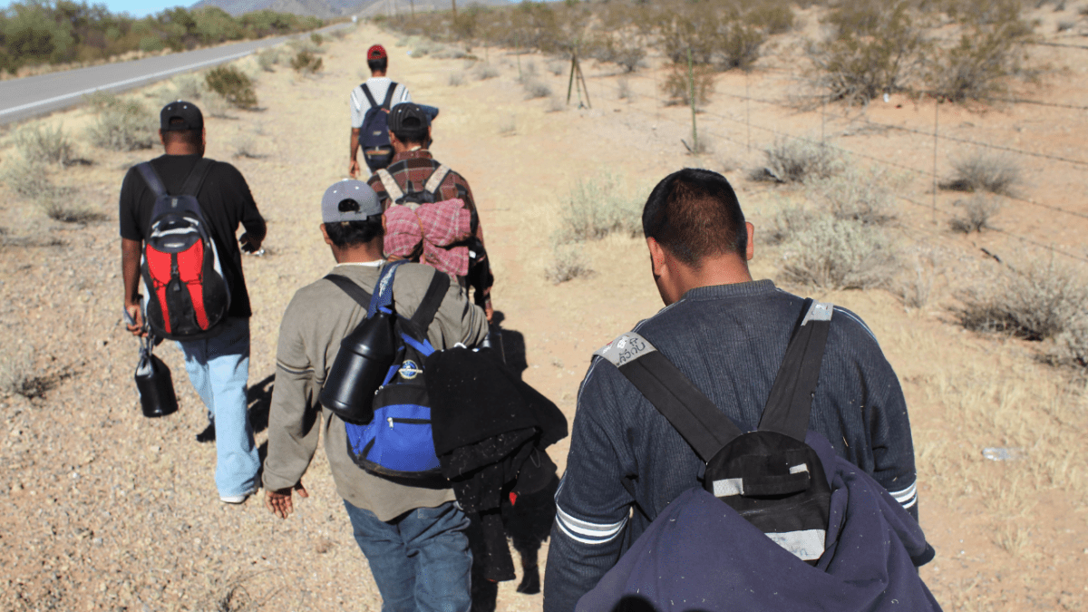 Arizona avanzan en propuesta para permitir el uso de fuerza letal contra migrantes