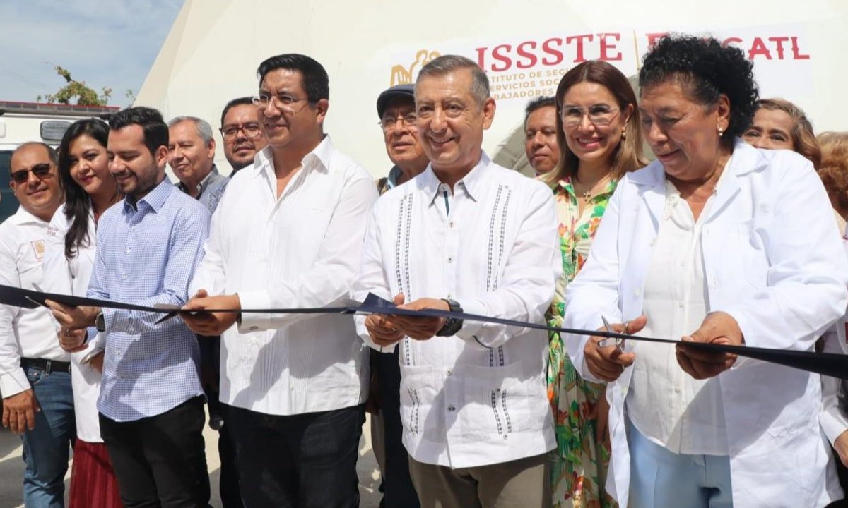 El director general del Issste puso en operación el hospital móvil “Ehécatl”, para brindar atención médica a derechohabientes en Acapulco