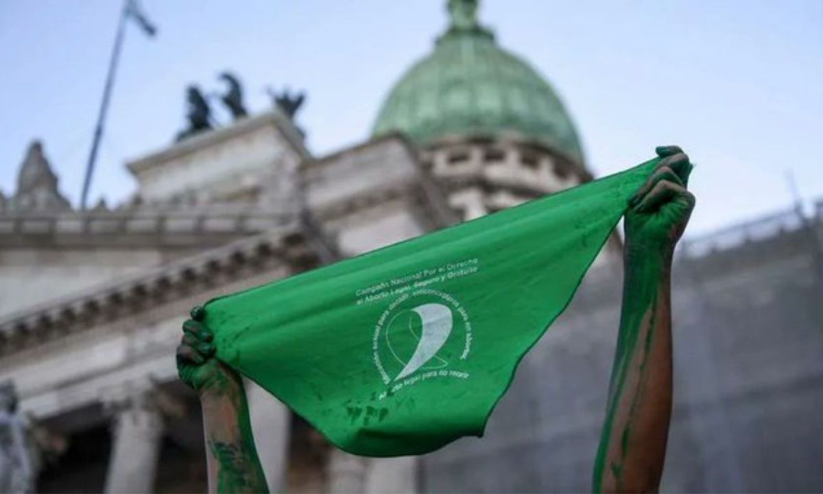 La Libertad Avanza de Milei busca derogar la ley del aborto en Argentina