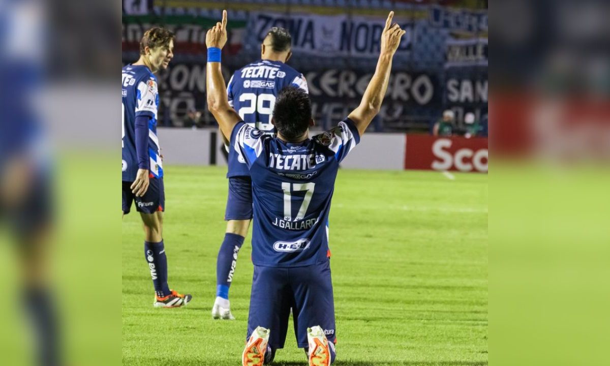 Con bronca entre aficiones antes del juego, Rayados golea a Comunicaciones en Guatemala.