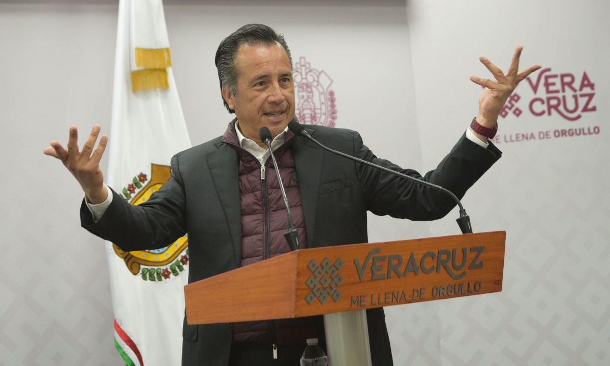 El presidente nacional del PRD, Jesús Zambrano, exigió la renuncia del gobernador de Veracruz, Cuitláhuac García.