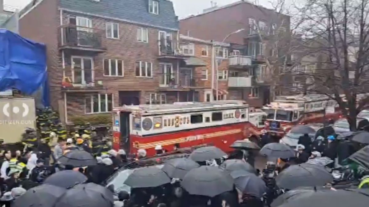Foto:Captura de pantalla|VIDEO: Se derrumba edificio en Nueva York; hay un muerto y varios heridos