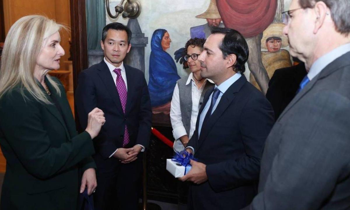 El Gobernador de Yucatán, Mauricio Vila, se reunió en Washington con empresarios turísticos y yucatecos que viven en EU