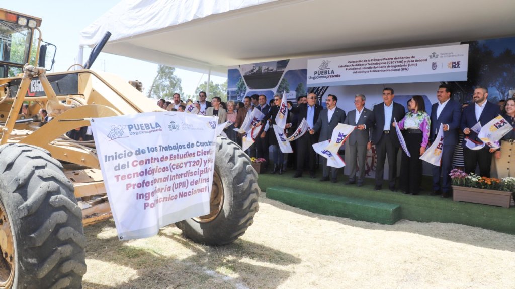 El gobernador de Puebla, Sergio Salomón, y el director General del IPN iniciaron los trabajos de construcción del CECYT20