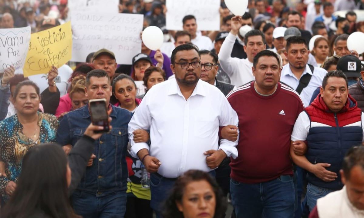 Vecinos de Ecatepec, líderes e integrantes de organizaciones, comerciantes y transportistas marcharon tras el asesinato de Yair Martín Romero