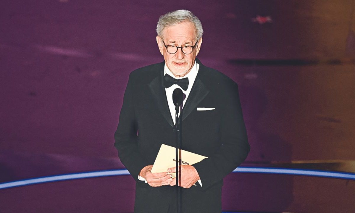 Steven Spielberg, agregó un galardón más a su trayectoria, pues recibió la medalla de la Universidad del Sur de Carolina (USC) para conmemorar los 30 años de la Fundación Shoah