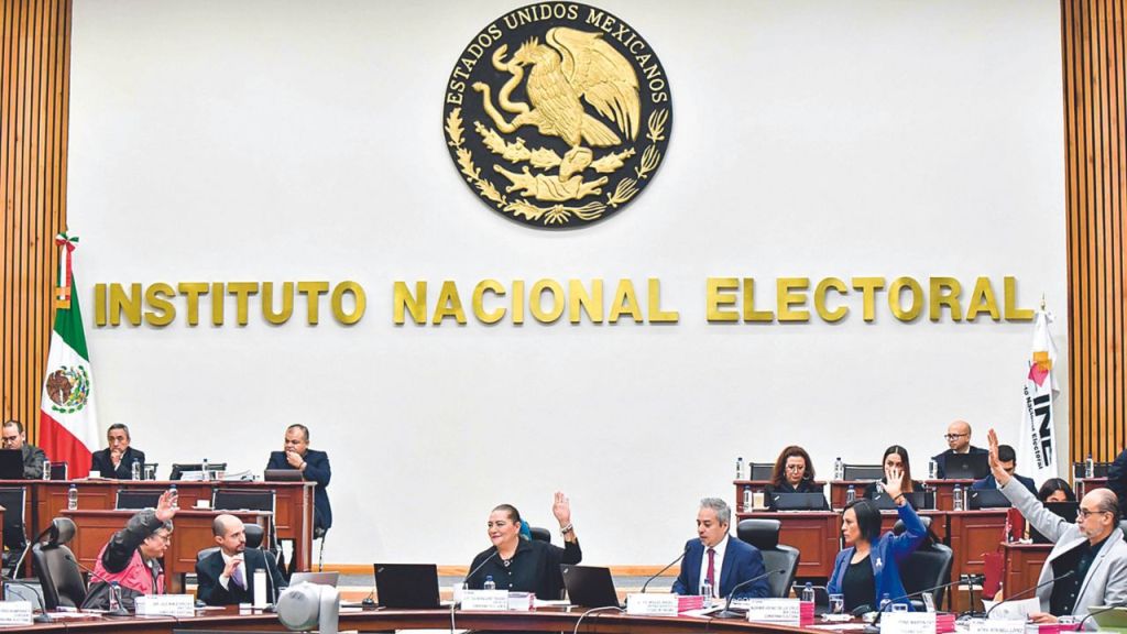 SEGURIDAD. El consejo general valorará medidas para observadores electorales que sean similar al de candidatos, con escoltas militares. 
