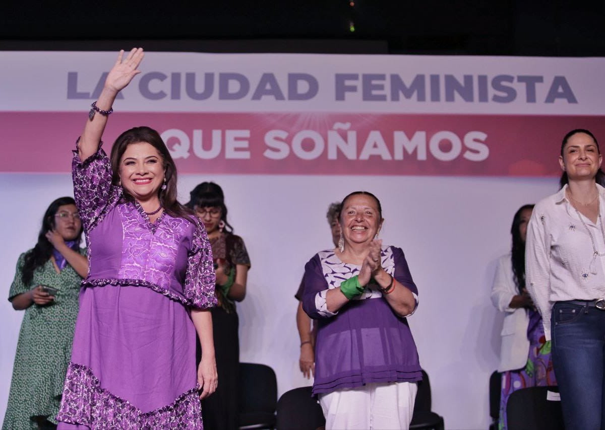 Clara Brugada presentó a su Gabinete Feminista, conformado por más de 20 activistas, escritoras y representantes.