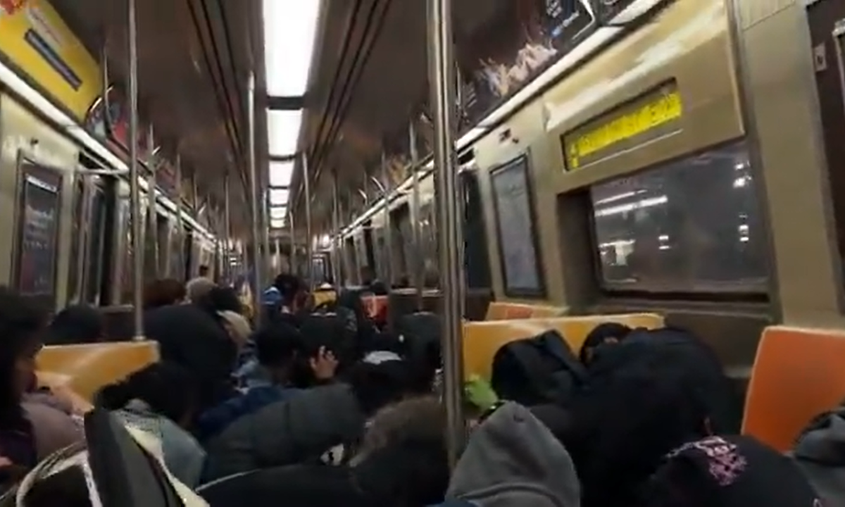Tiroteo en la estación de metro Hoyt-Schermerhorn en Nueva York deja un muerto
