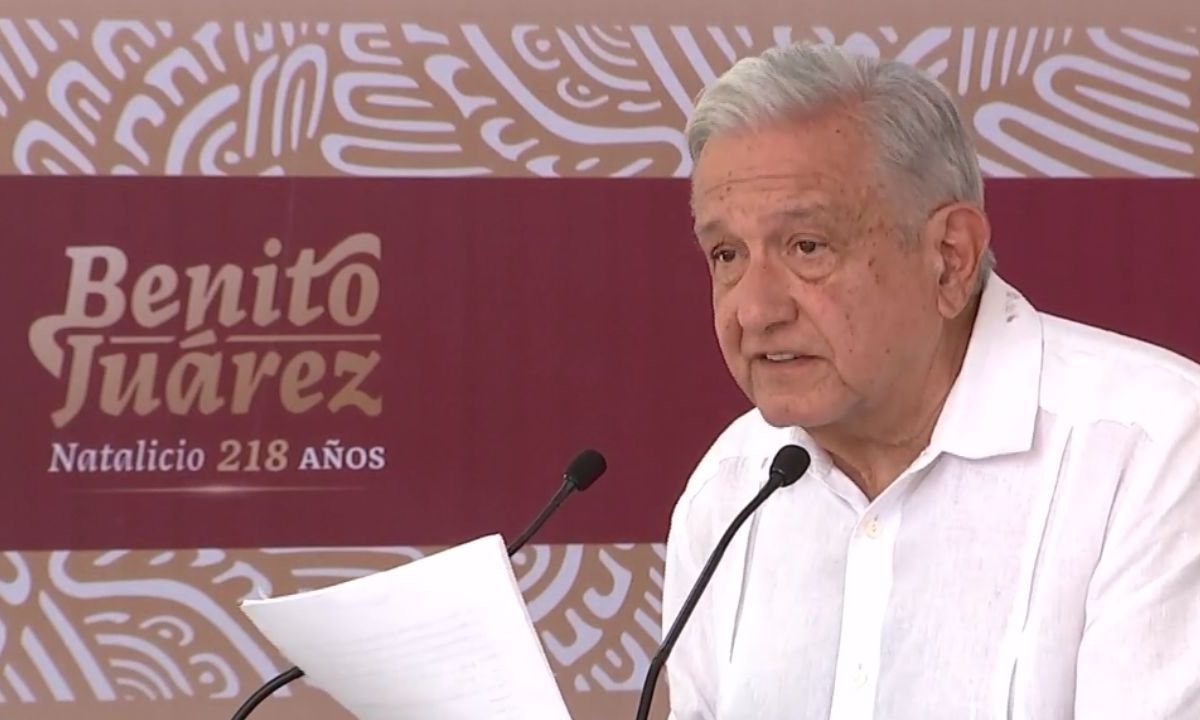 La última... AMLO conmemora a Juárez, su "referencia y guía" como Presidente