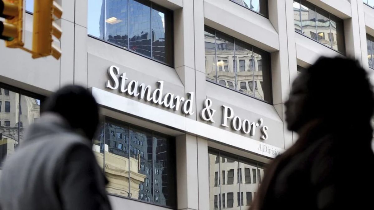Standard & Poor’s rebaja calificación a deuda argentina