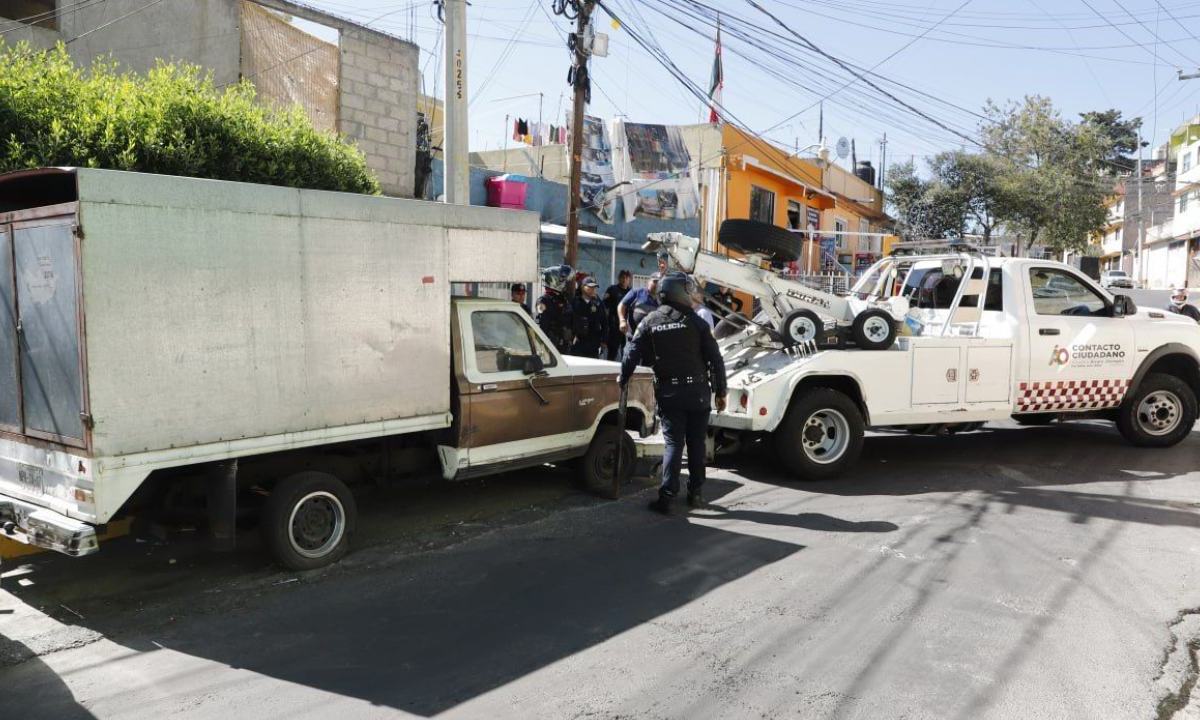 Con el fin de mejorar la imagen, 3 mil 500 vehículos abandonados han sido retirados de la vía pública a través de "Blindar Álvaro Obregón"